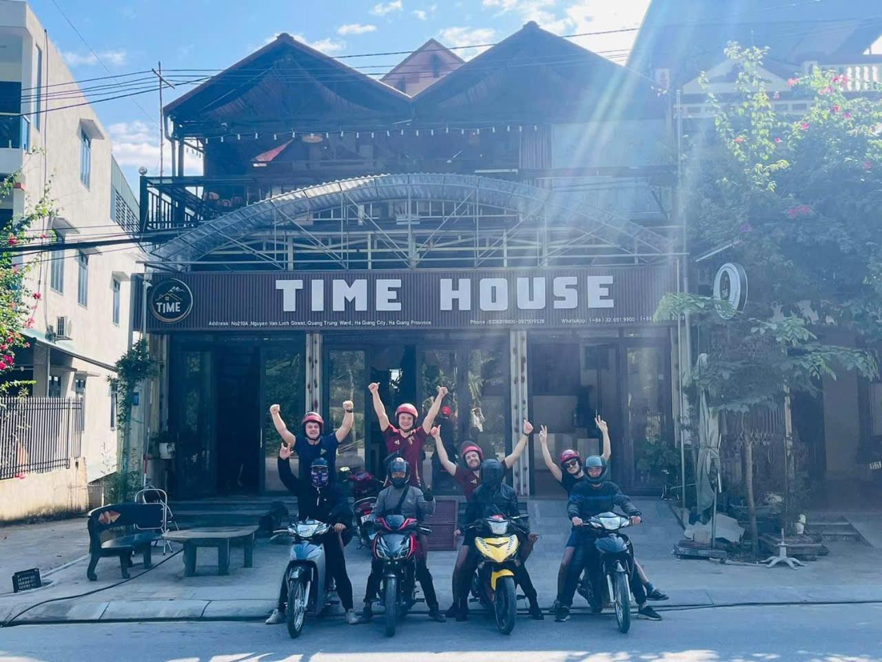 Time House - Tours & Motorbikes Rental 河江 外观 照片